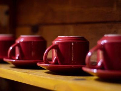 Tazas rojas: calidez en Posada Nono, Córdoba.